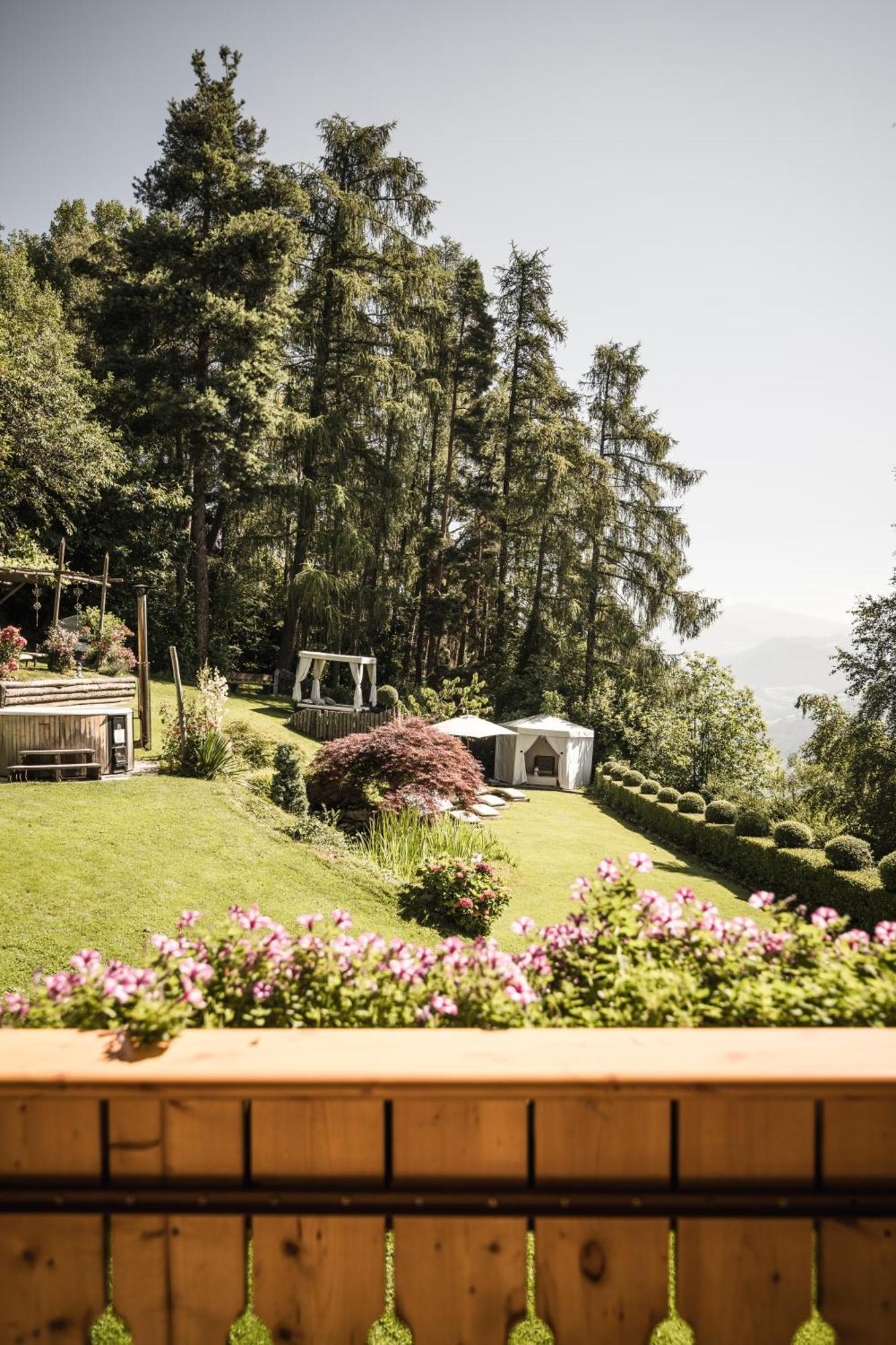 Boutique Pension Erlacher - Adults Only Villandro Eksteriør bilde